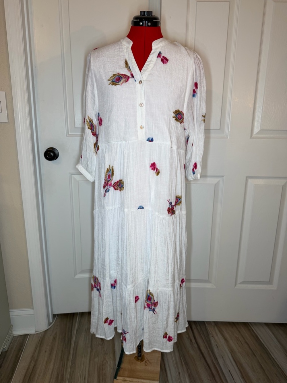 Fig & Flower Embroidered Boho Dress Women’s L White Peacock Tiered 3/4 Sleeve.